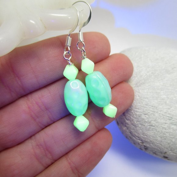 Uranium glass bead earrings - Picture 3 of 11